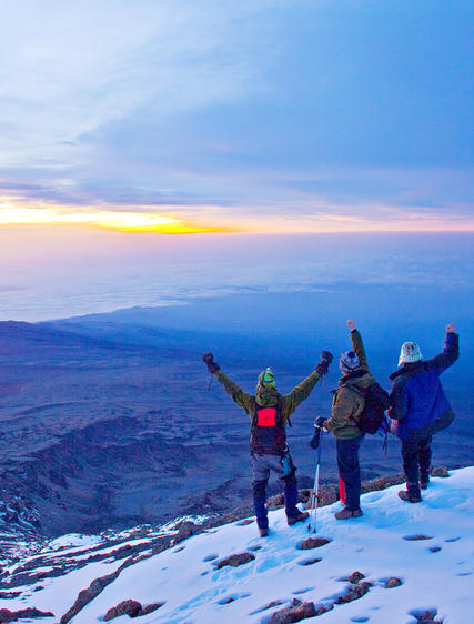 Kilimanjaro-bestigning: En komplet guide til Afrikas højeste bjerg