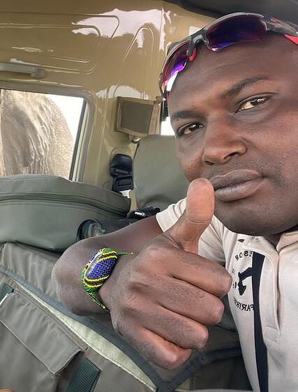 Safariguiden Innocent fortæller om sin kærlighed til Afrikas vilde natur