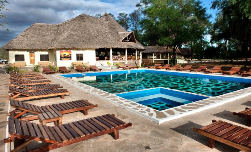 Vælg overnatning med pool og familieværelser