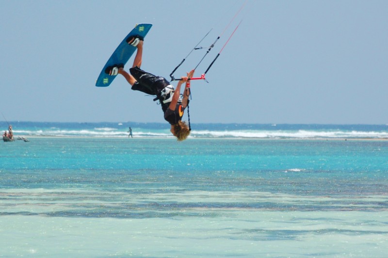 Windsurfing og Kitesurfing – Perfekte vinde langs kysten